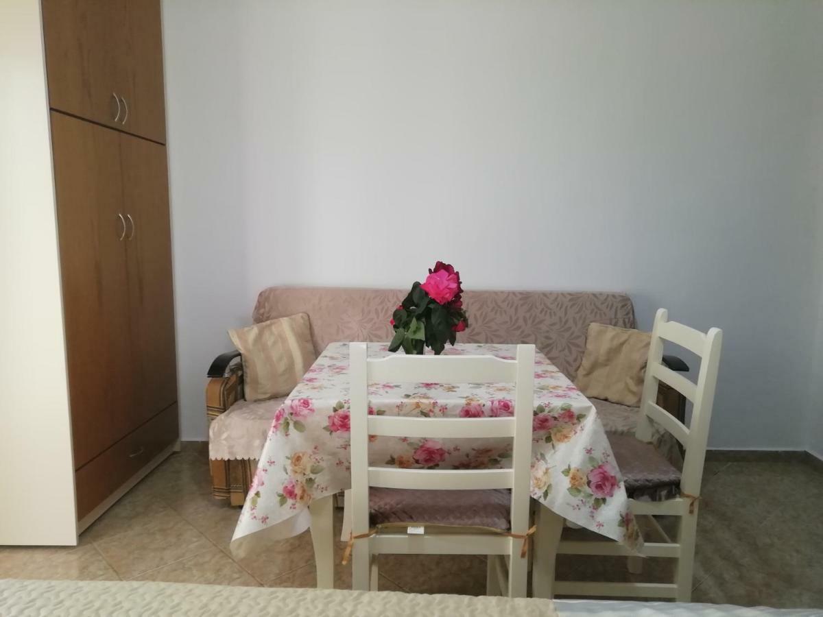 Jonny Guesthouse Εξαμίλιο Εξωτερικό φωτογραφία