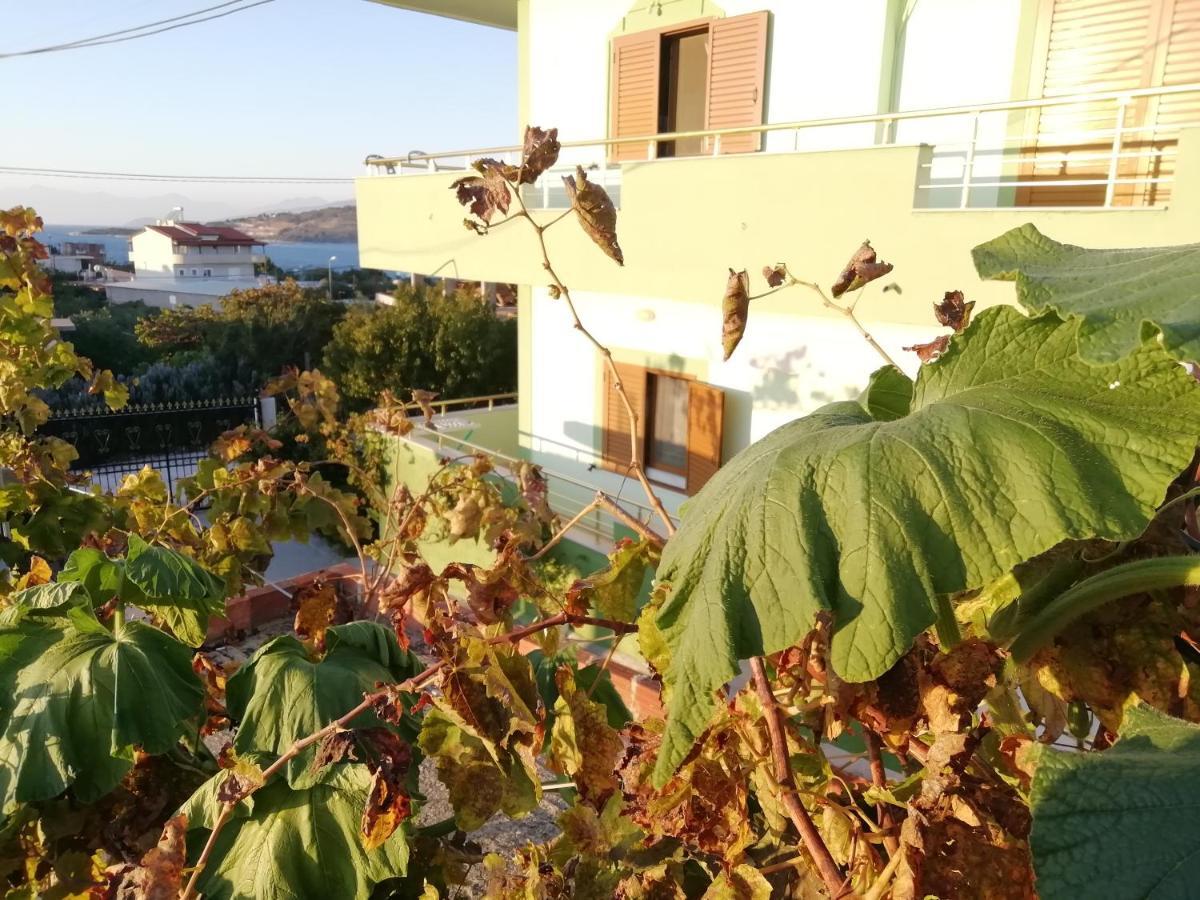 Jonny Guesthouse Εξαμίλιο Εξωτερικό φωτογραφία